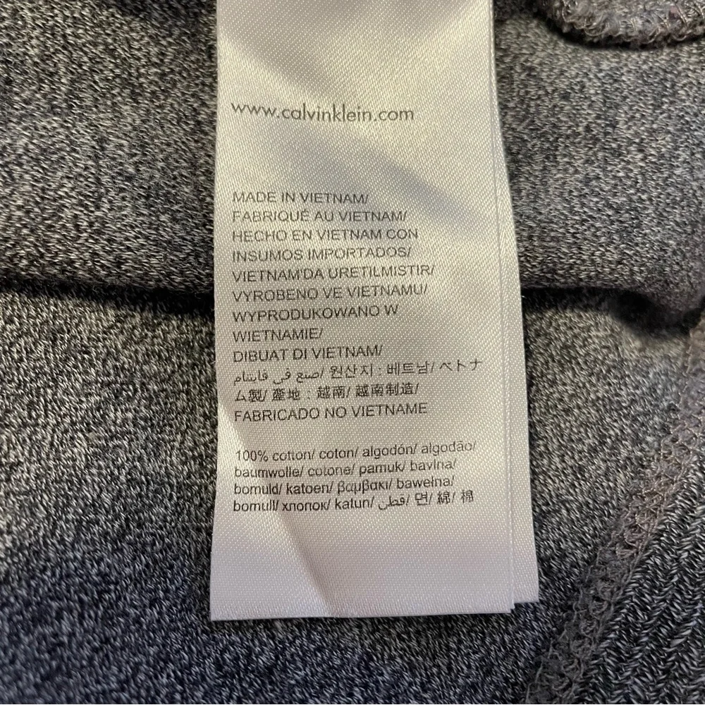 Calvin Klein long sleeve sweatshirt  size L - Picture 10 of 11